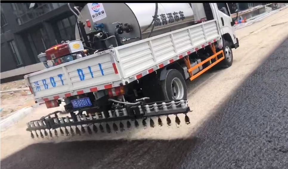 車載灑布機(jī)04